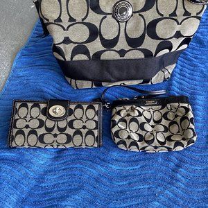 Coach purse with matching accessories